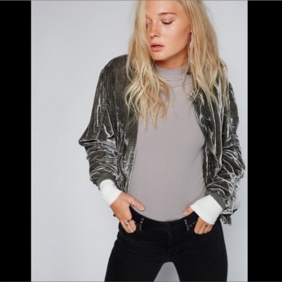 Free People Jackets & Blazers - Free People Velvet Bomber Jacket SZ Medium